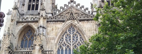 York Minster is one of Po stopách Karla Čapka v Anglii.