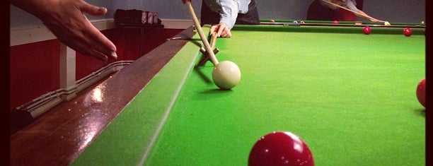 Efes Snooker Hall is one of Posti che sono piaciuti a Alex.