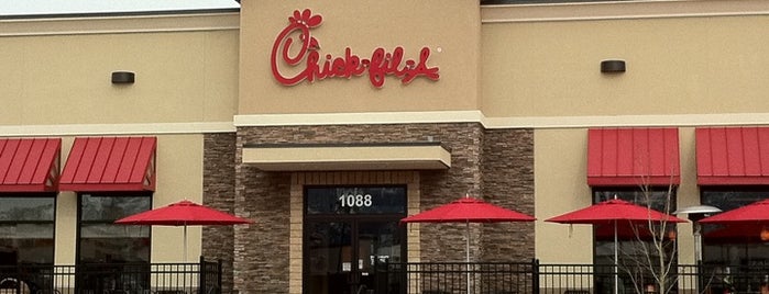 Chick-fil-A is one of Lugares favoritos de Drew.