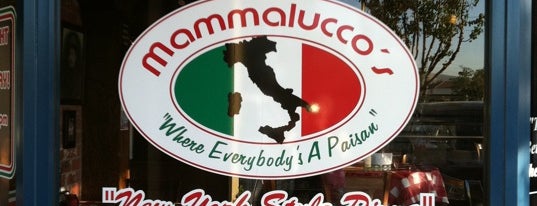 MammaLucco's is one of Tempat yang Disukai Todd.