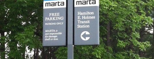 MARTA - Hamilton E Holmes Station is one of สถานที่ที่ Chester ถูกใจ.