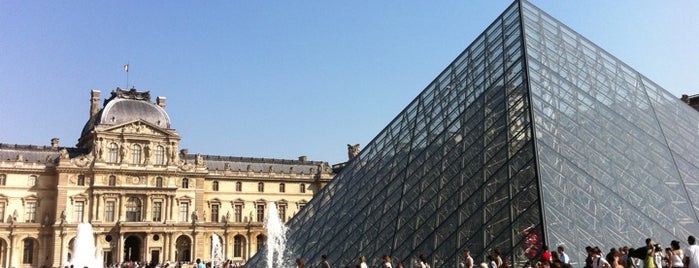 Louvre Piramidi is one of Bonjour Paris.