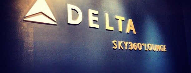 Turner Field Delta Sky Lounge is one of Tempat yang Disukai Chester.