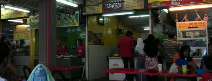 Astaka Taman Tun Sardon is one of Famous Food Spot.