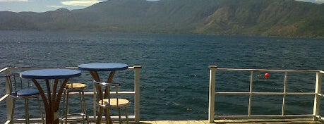 Lago de Coatepeque is one of Top 10 places to visit this season.