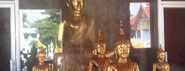 วัดศาลาแดง is one of Holy Places in Thailand that I've checked in!!.