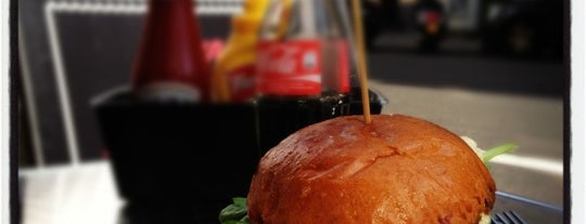 Burger Republic is one of Hamburgerrestaurants in Brussel.