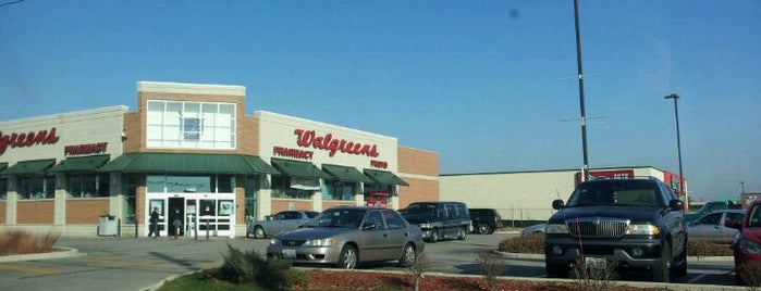 Walgreens is one of สถานที่ที่ Sheena ถูกใจ.