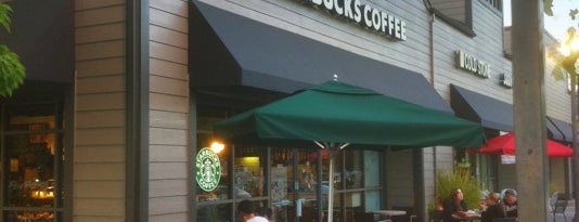 Starbucks is one of Lugares favoritos de Ryan.