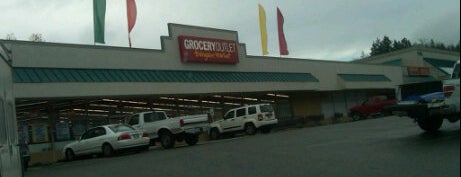 Grocery Outlet is one of Grocery Store.