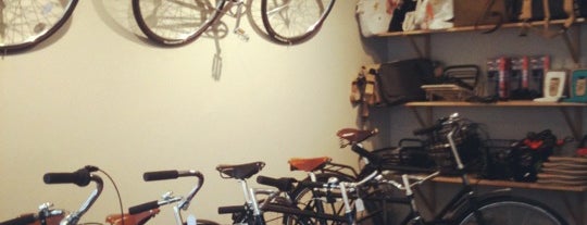 Pelago Bicycles is one of mikkoさんのお気に入りスポット.
