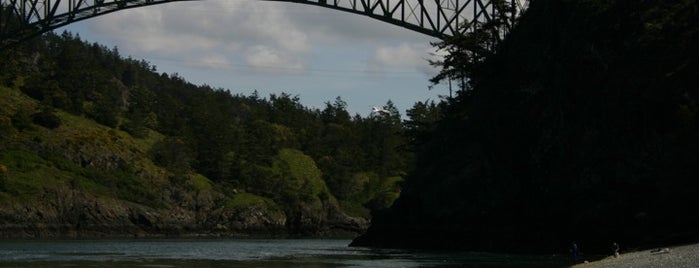 Deception Pass Bridge is one of To show People.