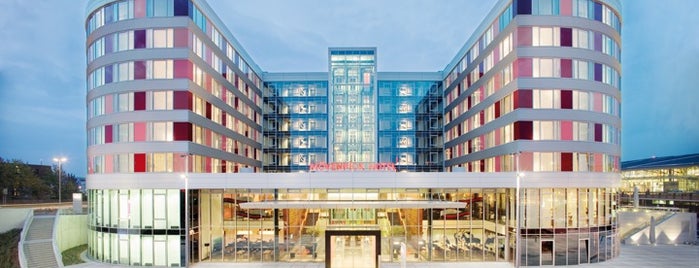 Mövenpick Hotel Stuttgart Airport is one of Tempat yang Disukai Antonia.
