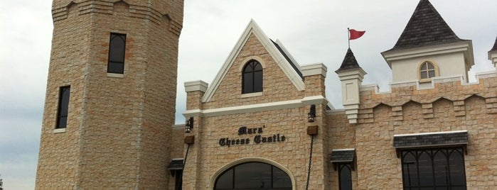 Mars Cheese Castle is one of bars.