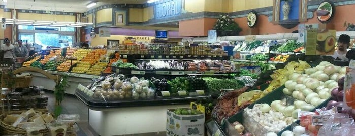 Gelson's is one of Lugares favoritos de Karl.
