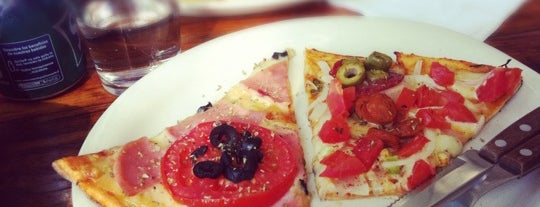 Voraz Pizza is one of Restaurantes Deliciosos.