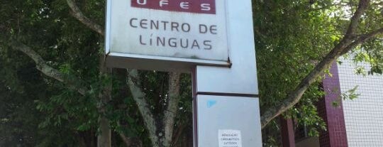Centro de Línguas para a Comunidade (CLC) is one of locais.