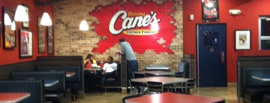 Raising Cane's Chicken Fingers is one of Lugares favoritos de Stephanie.