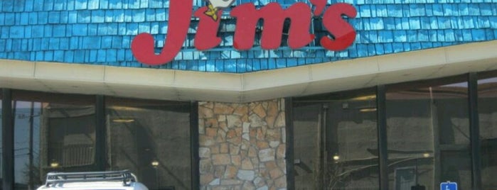 Jim's Restaurant #30 is one of Elizabethさんのお気に入りスポット.