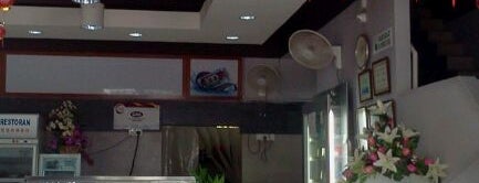 CMR Cina Muslim Restoran (Chinese Muslim Restaurant) is one of Malaysia Done List.
