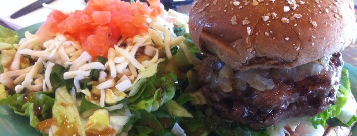 TOPZ Healthier Burger Grill is one of สถานที่ที่บันทึกไว้ของ Melissa 💋.