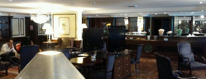 Marriot Executive Lounge is one of Tempat yang Disukai Pure ❤️.