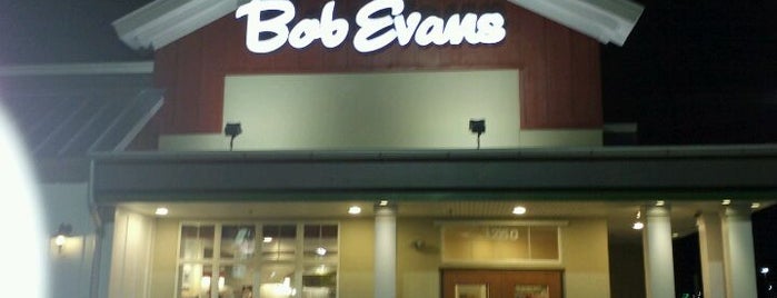 Bob Evans Restaurant is one of Lugares favoritos de Michael.