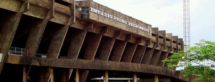 Estádio Pedro Pedrossian (Morenão) is one of Tempat yang Disukai Letícia.