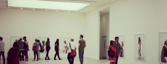 Saatchi Gallery is one of London.