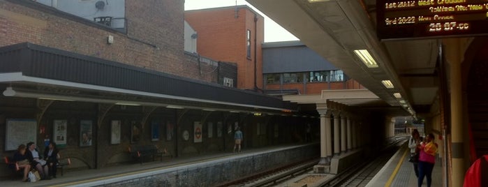 Surrey Quays Railway Station (SQE) is one of Railway Stations in UK.