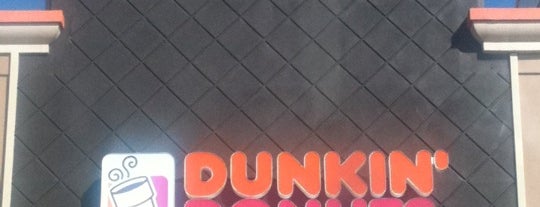 Dunkin' is one of Lieux qui ont plu à Anastasia.
