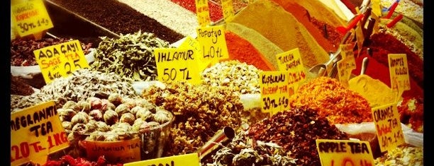 Spice Bazaar is one of İstanbul'da Gezilmesi-Görülmesi Gereken Mekanlar.