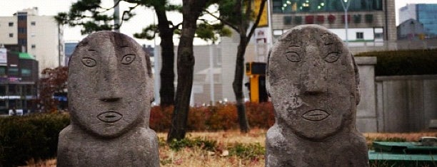 Ewha Womans University Museum is one of pin'in Kaydettiği Mekanlar.