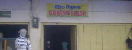 Mie Ayam Goyang Lidah is one of Garut.