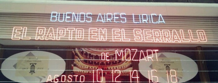 Teatro Avenida is one of culturales.