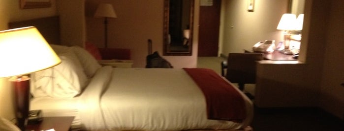 Holiday Inn Express & Suites is one of Tempat yang Disukai J.
