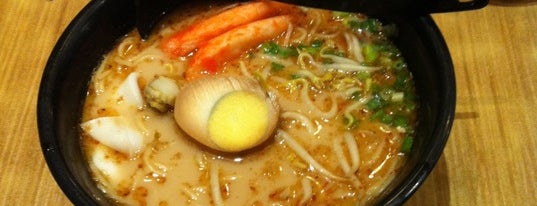 Ajisen Ramen is one of le 4sq with Donald :].