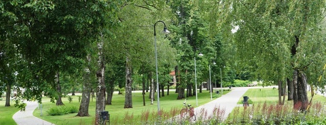 800 - gades parks is one of Pieminekļi un piemiņas vietas.
