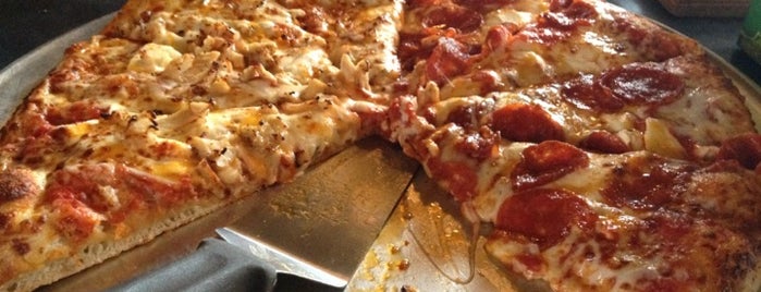 Ramo's Pizza Buster's BBQ is one of Randy 님이 좋아한 장소.