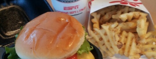 Chick-fil-A is one of Lugares favoritos de Janet.