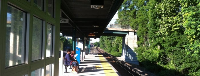 Metro North - Wakefield Station is one of Gaylaさんのお気に入りスポット.