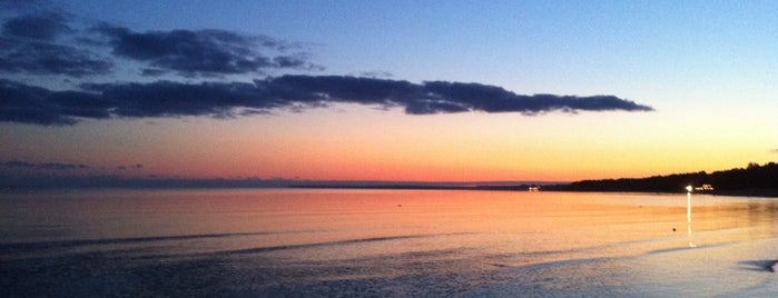 Komarovo Beach is one of Posti salvati di Fedor.