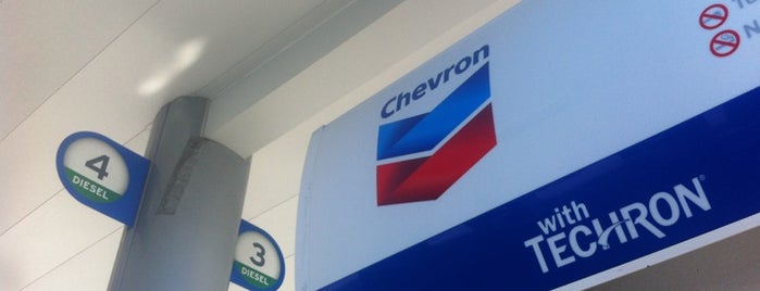 Chevron is one of สถานที่ที่ Andrew ถูกใจ.