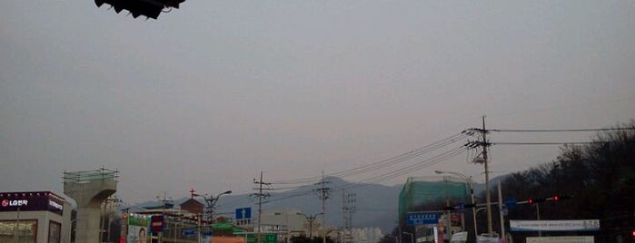 두산오거리 is one of 대구광역시의 교차로.