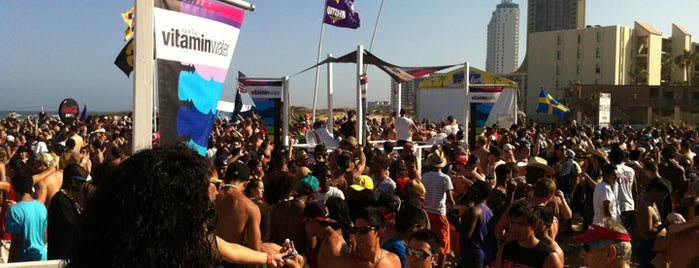 vitaminwater® spring break 2012 @ Coca-Cola Beach is one of Bdgdb,vnl,rt,bcky,od,dbfetc..