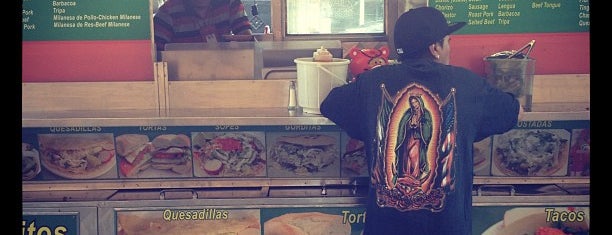 Sabor Mexicano Food Cart is one of Posti che sono piaciuti a Sherina.