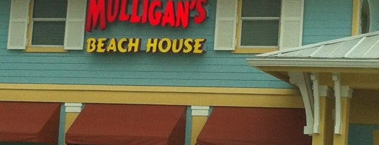 Mulligan's Beach House Bar & Grill is one of Gespeicherte Orte von Lisa.