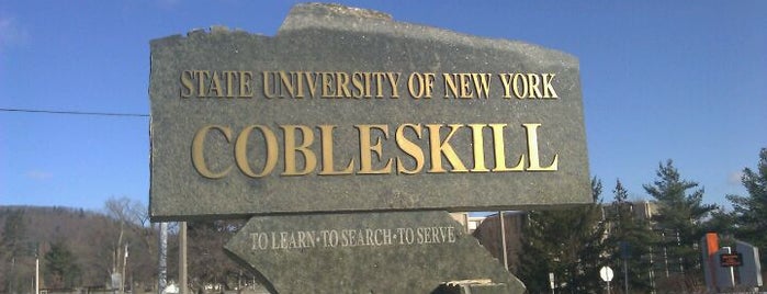 SUNY Cobleskill is one of Orte, die William gefallen.