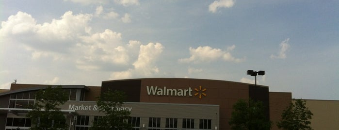 Walmart Supercenter is one of L Patrick : понравившиеся места.