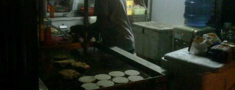 Burger Ali is one of Jalan2 Cari Makan Di Bandar DiRaja Pekan.